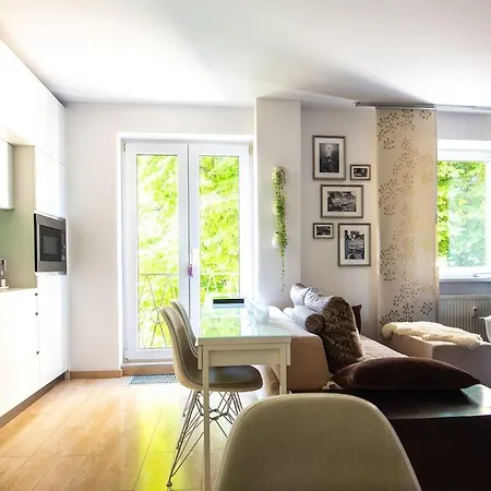 Spacious 2br - Nivy Mall - Fast Wifi - Balcony With View - Flex Check-in Апартаменты Братислава