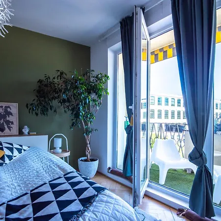 Bright 2br Business & - Nivy - Balcony - Fast Wifi