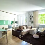 Modern & Sunny 2br - Nivy Bus Station 2min - Fast Wifi - Balcony With View - Close To Old Town Bratysława