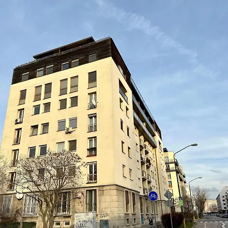 아파트 Modern & Sunny 2Br - Nivy Bus Station 2Min - Fast Wifi - Balcony With View - Close To Old Town *