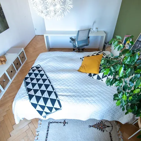 Bright 2br Business & - Nivy - Balcony - Fast Wifi アパート *