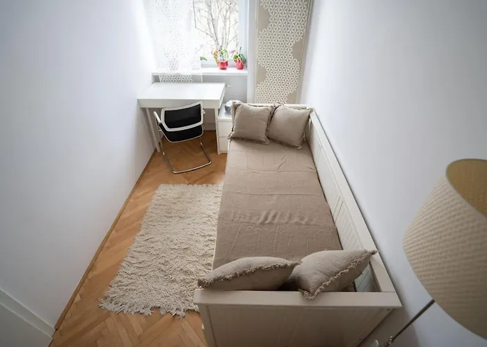 Modern & Sunny 2Br - Nivy Bus Station 2Min - Fast Wifi - Balcony With View - Close To Old Town 아파트 *