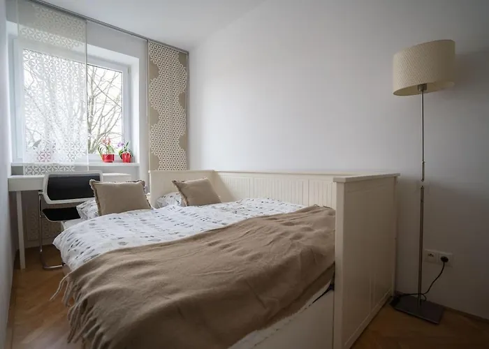 Modern & Sunny 2Br - Nivy Bus Station 2Min - Fast Wifi - Balcony With View - Close To Old Town 아파트